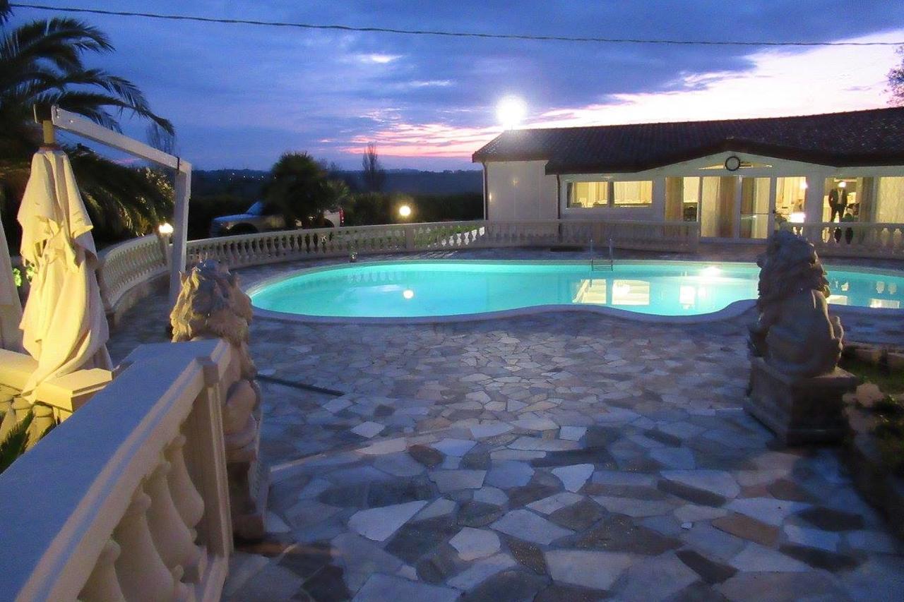 Country House Resort Villa Giardino Degli Eventi Fano Eksteriør bilde